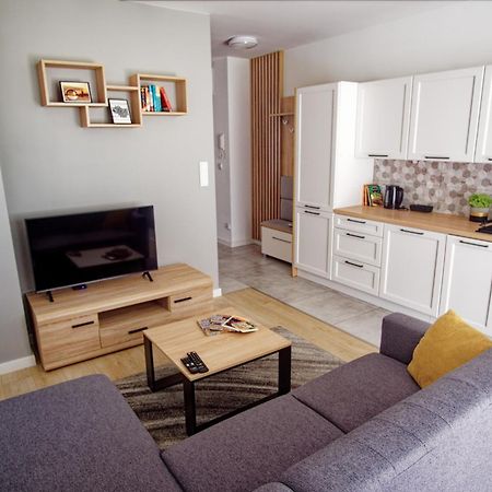 Przytulny Apartament Z Ogrodkiem W Doskonalej Lokalizacji Fair Rentals ヴロツワフ エクステリア 写真